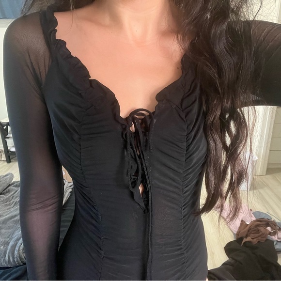 Princess Polly Black Bodysuit - Picture 2 of 4